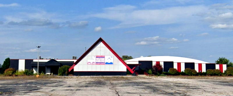 Candlelite Bowling (Holiday Bowl) - Aug 2024 Street View (newer photo)